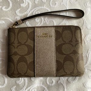 Coach Wristlet New never used